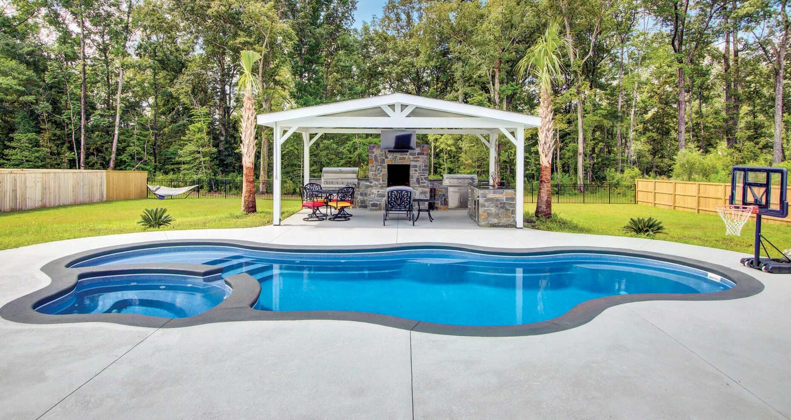 Bermuda 16.35 Deluxe fiberglass pool by Latham