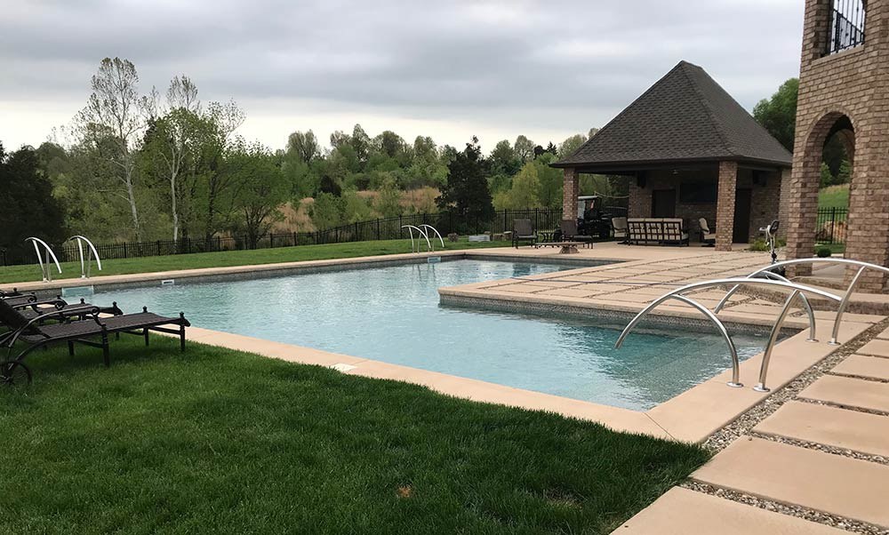 Lagoon Sun Shelf Entry installed in a vinyl liner pool