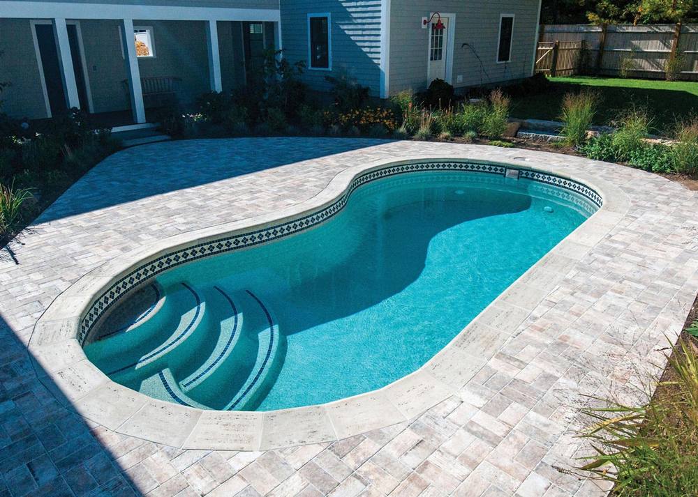 Jamaica 12 fiberglass pool by Latham