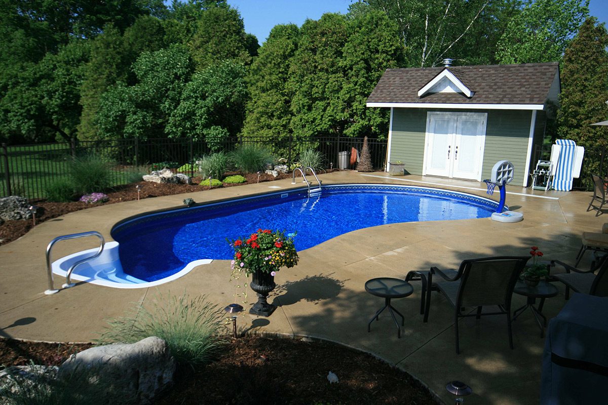 Kidney vinyl liner pool shape