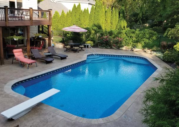 Lazy L vinyl liner pool shape