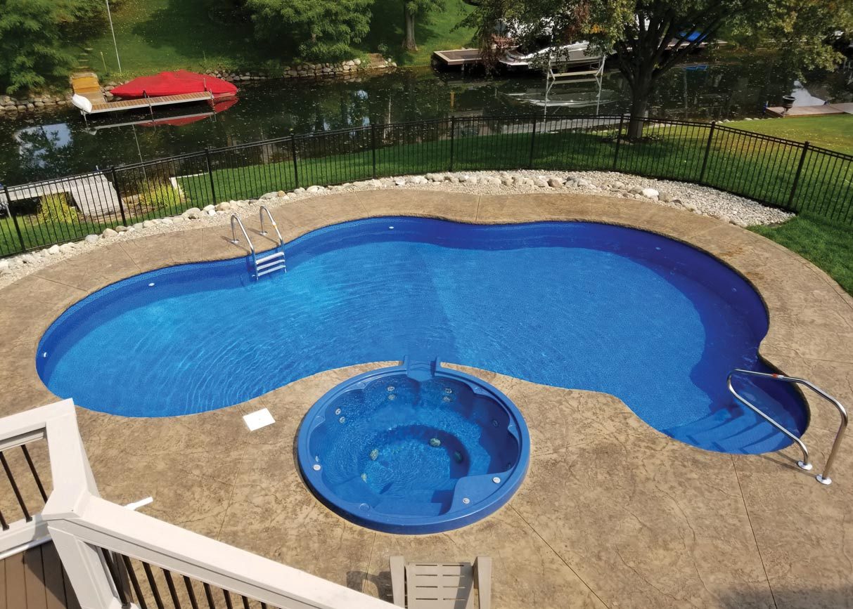 Mountain Lake vinyl liner pool shape